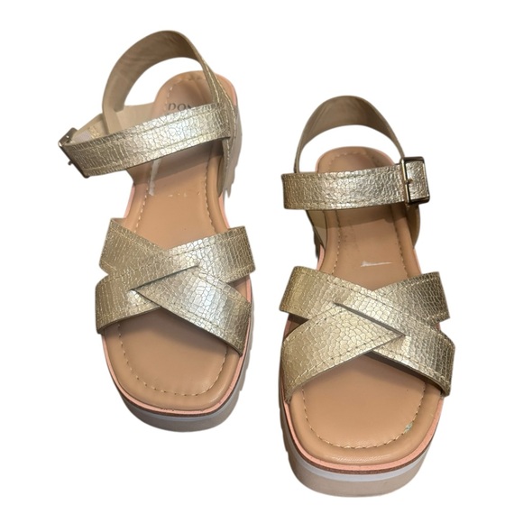 DONALD J PLINER Leather Platino Strap Sandals Size 8 Gold Sparkle Lug Sole EUC - Picture 10 of 17